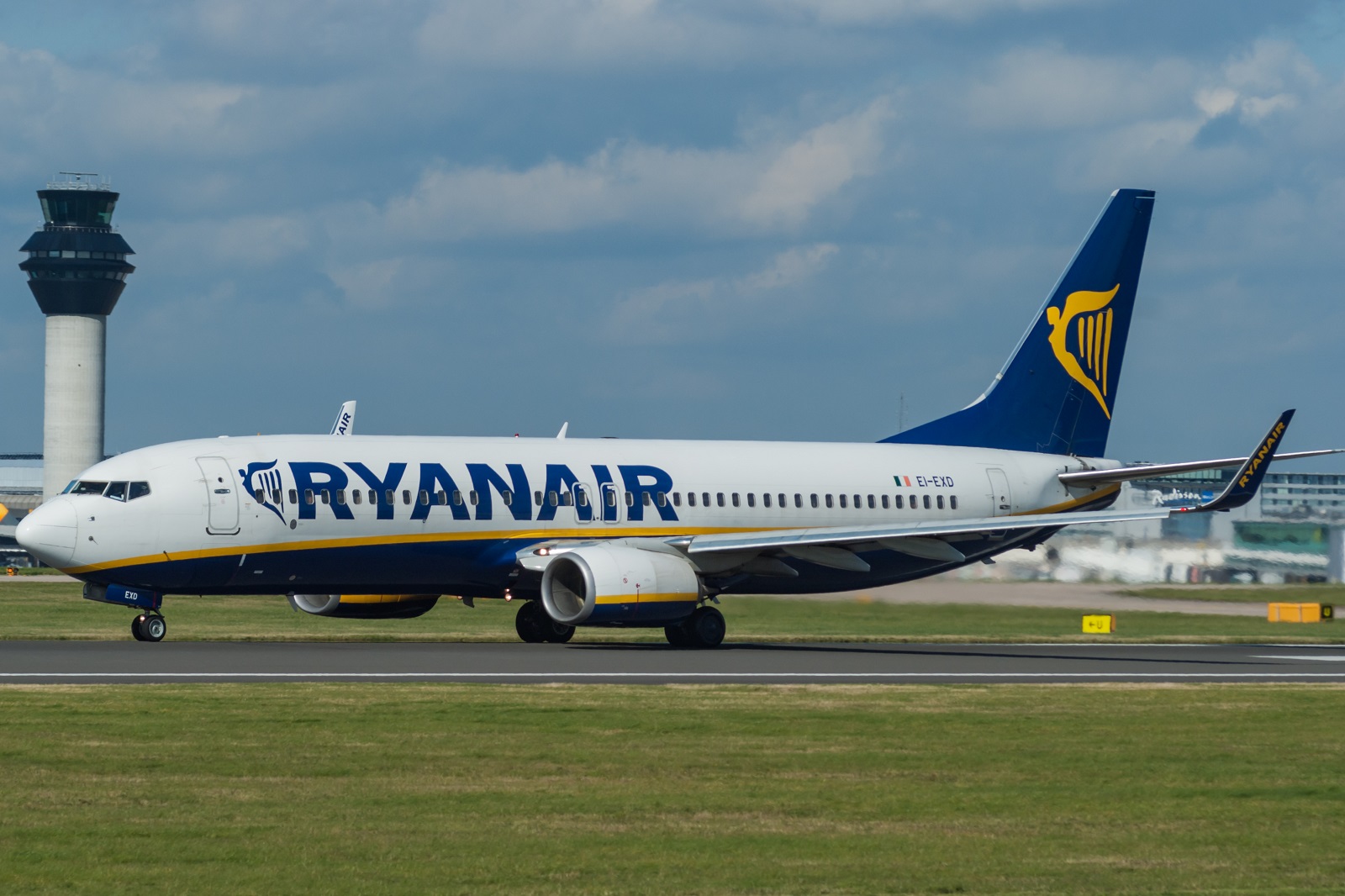 EI-EXD (40320) 2012 Boeing 737-8AS WL