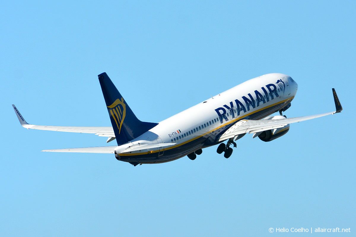 EI-FTA (44751) 2016 Boeing 737-8AS(WL)