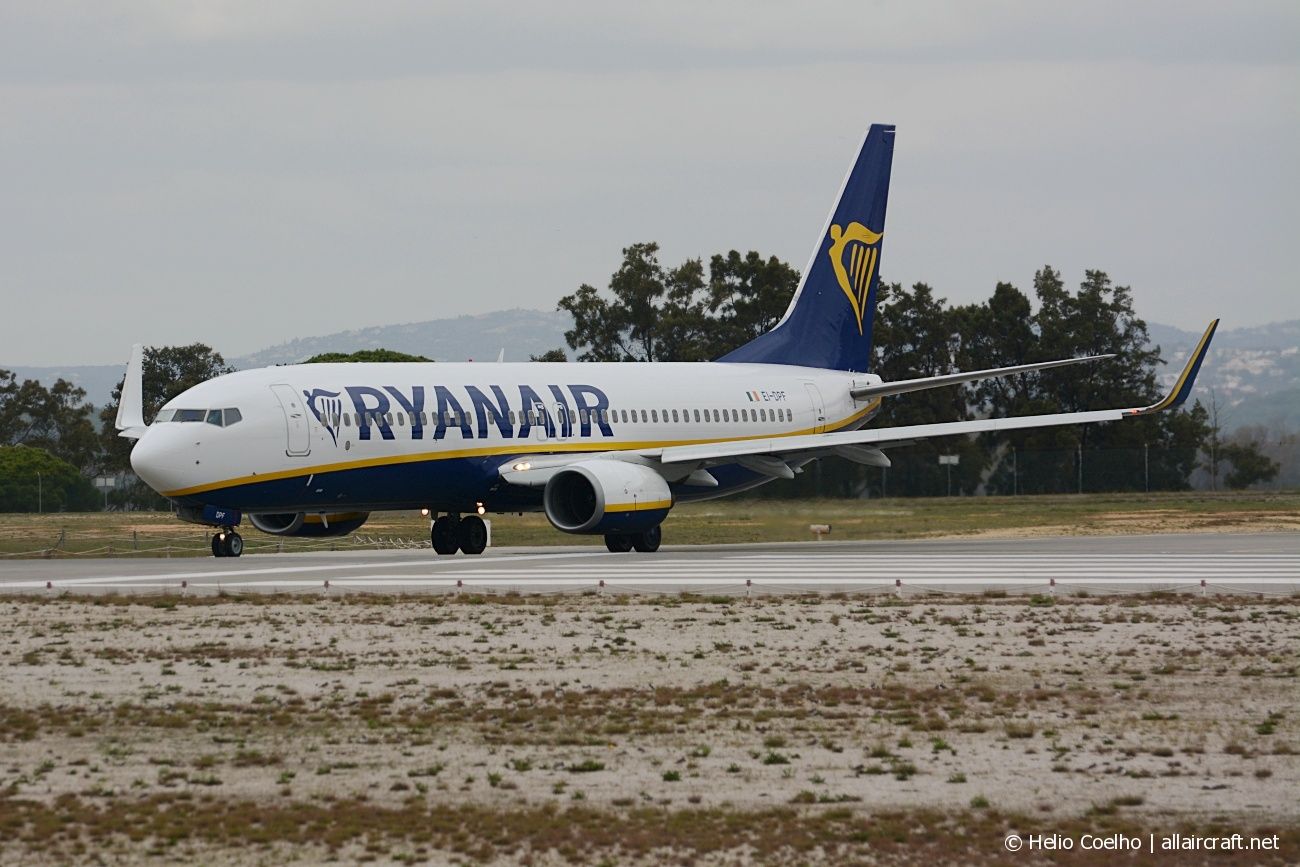 EI-DPF (33606) 2007 Boeing 737-8AS(WL)