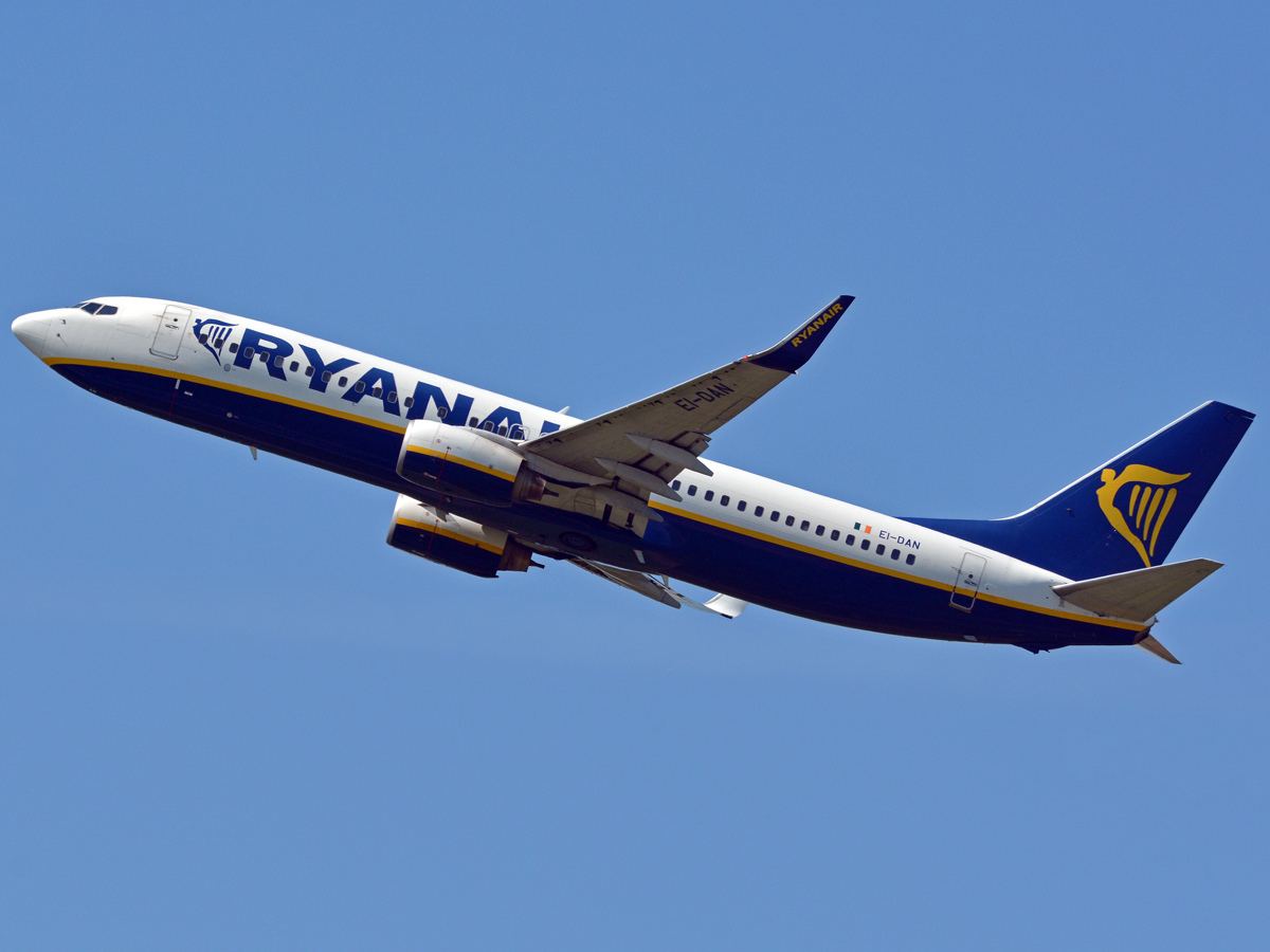 EI-DAN (033549) Boeing 737-8AS(WL)