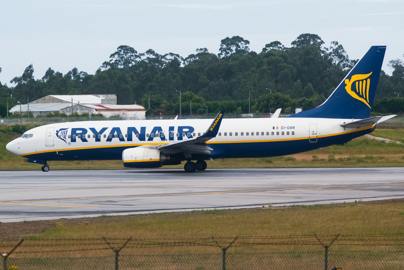 EI-DAN (033549) Boeing 737-8AS(WL)