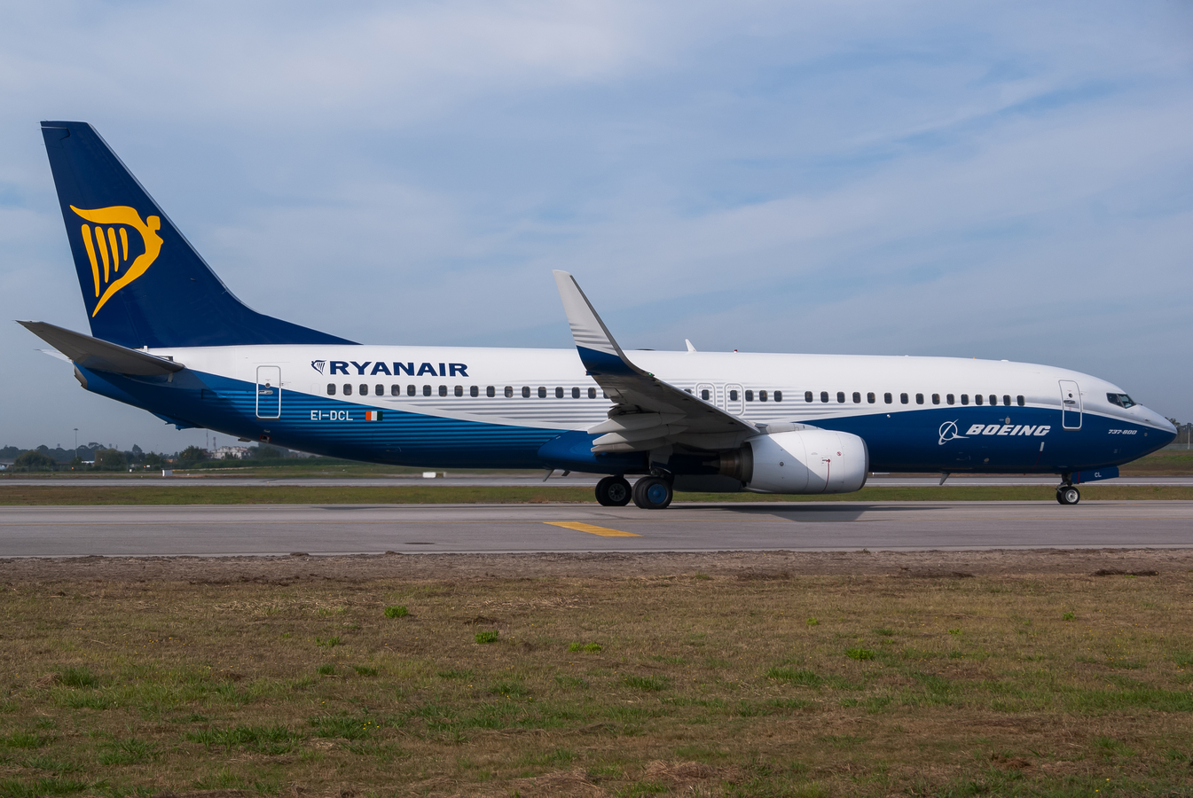 EI-DCL (33806) 2004 Boeing 737-8AS(WL)