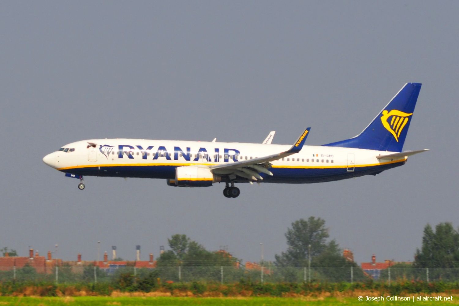 EI-DHD (33816) 2005 Boeing 737-8AS(WL)