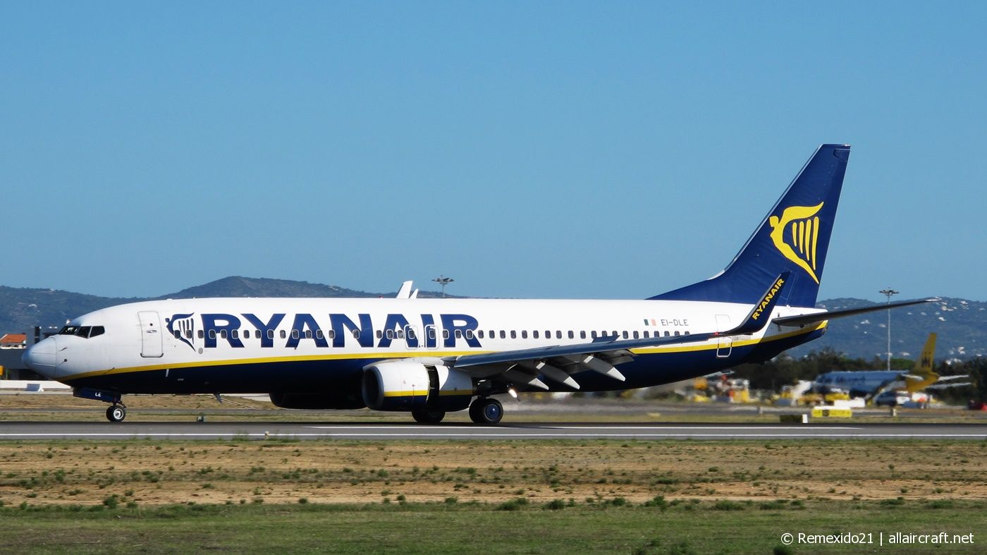 EI-DLE (33587) 2006 Boeing 737-8AS(WL)