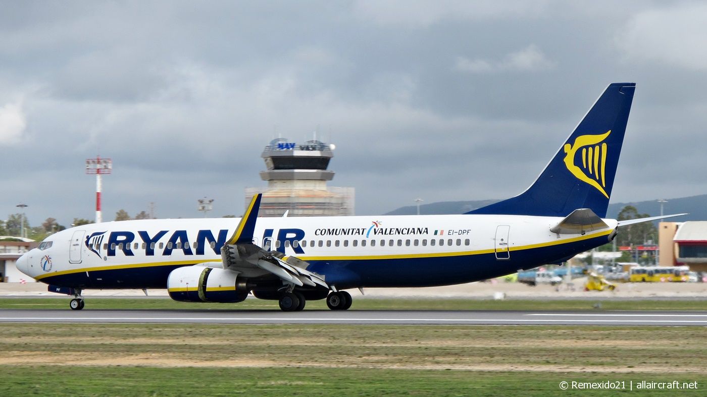 EI-DPF (33606) 2007 Boeing 737-8AS(WL)