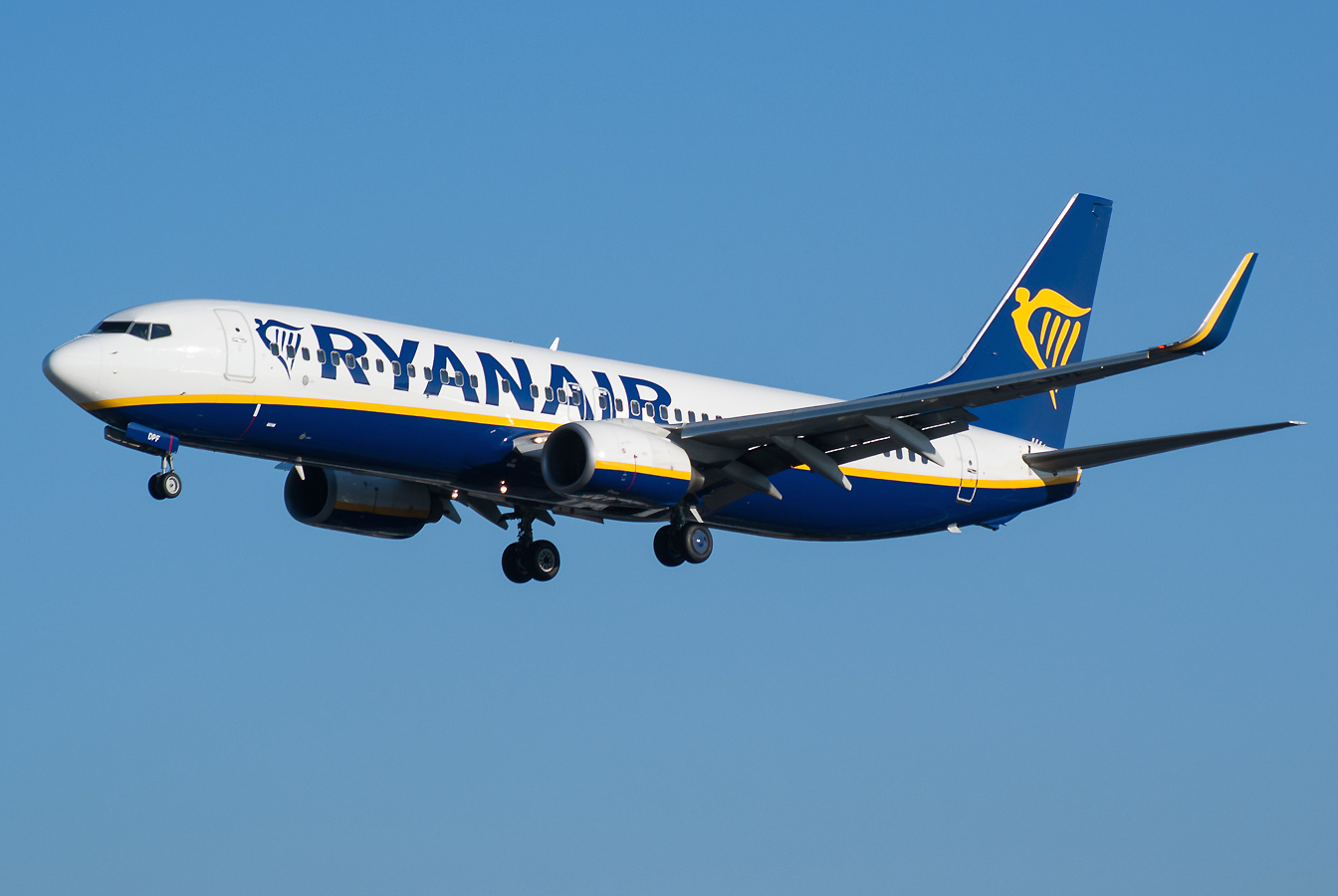 EI-DPF (33606) 2007 Boeing 737-8AS(WL)