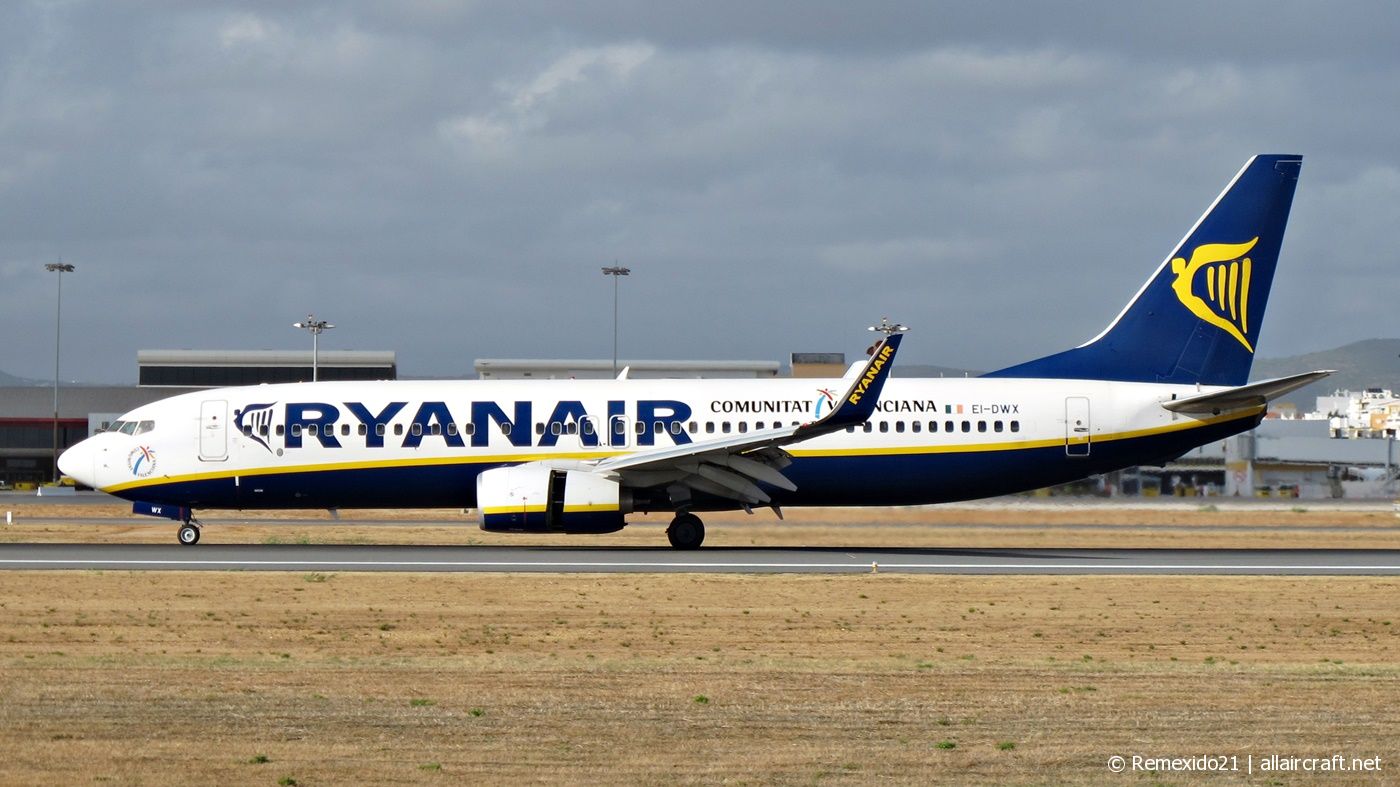 EI-DWX (33630) 2008 Boeing 737-8AS(WL)