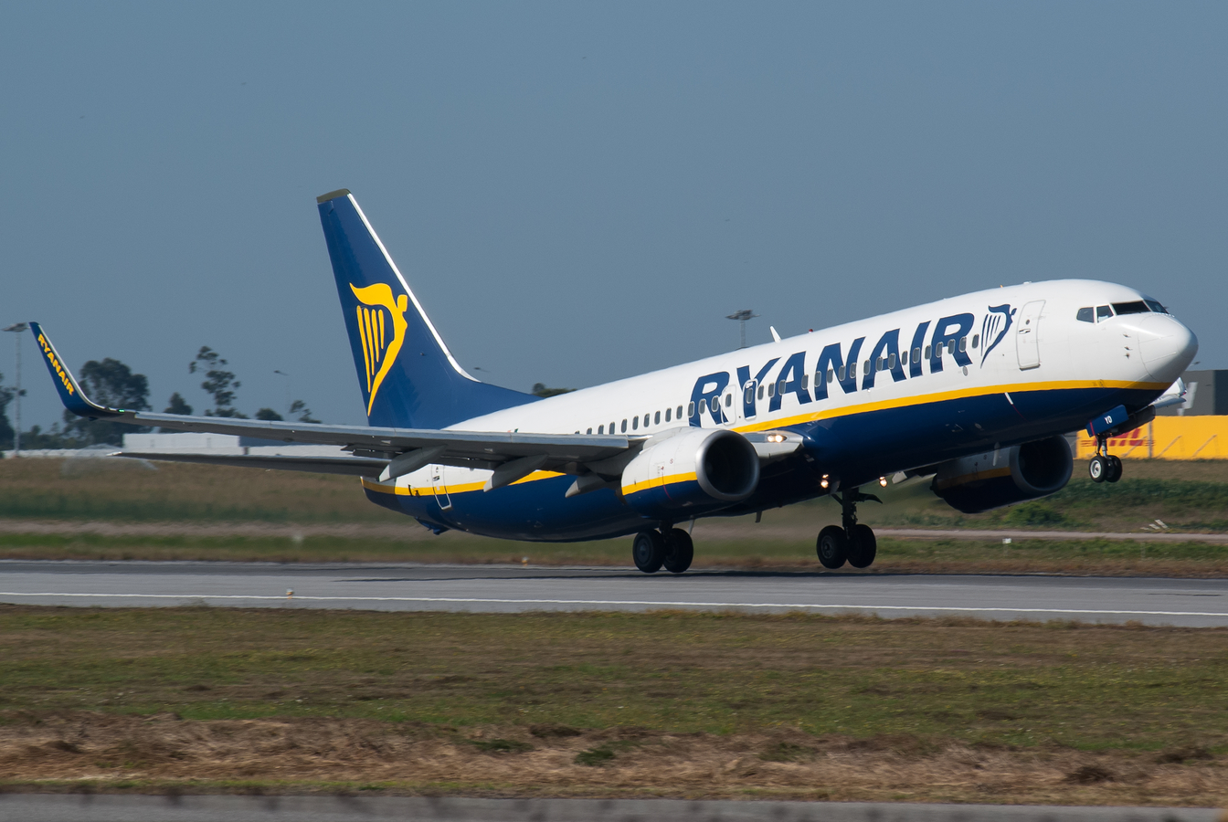 EI-DYD (33632) 2008 Boeing 737-8AS(WL)