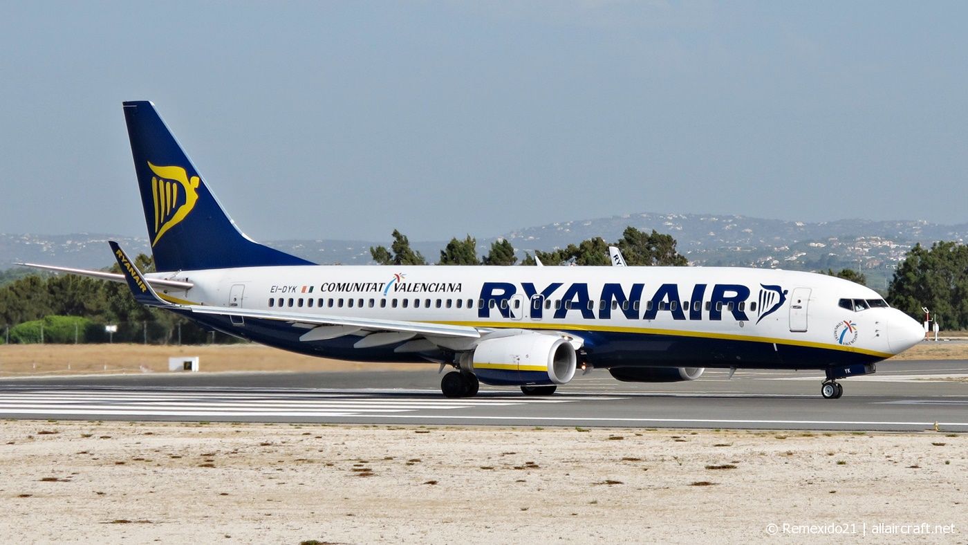 EI-DYK · Boeing 737-8AS(WL) · (FAO/LPFR)