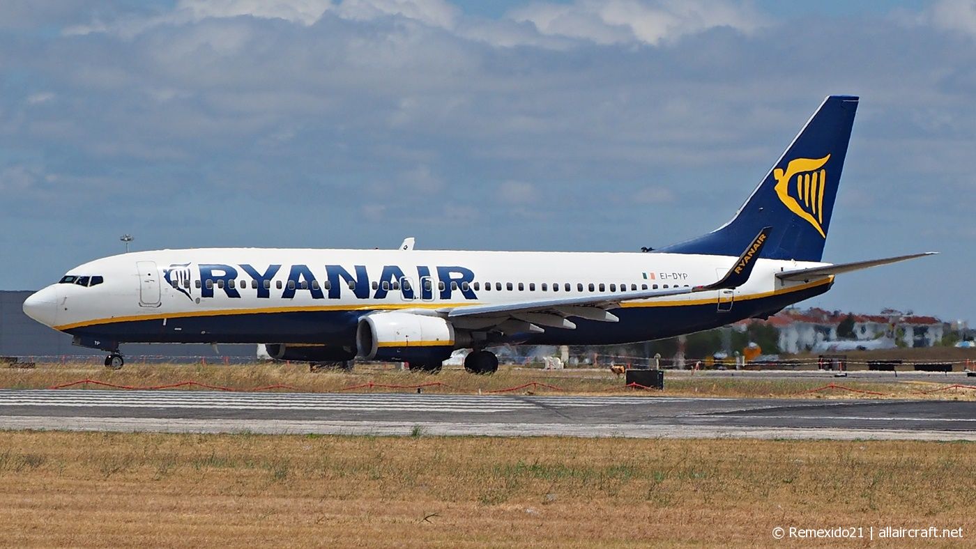 EI-DYP (37515) 2008 Boeing 737-8AS(WL)