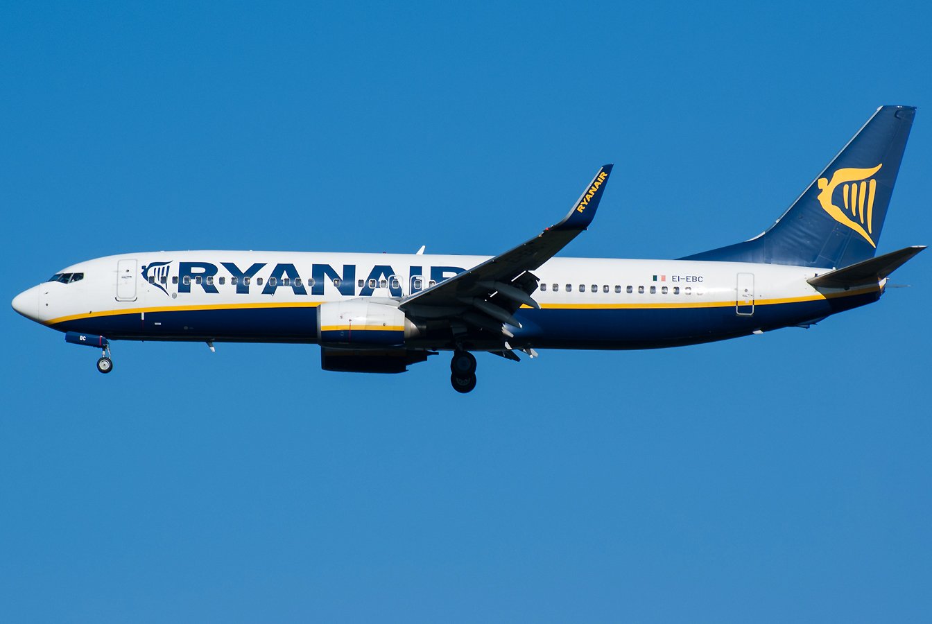 EI-EBC (37520) 2009 Boeing 737-8AS(WL)