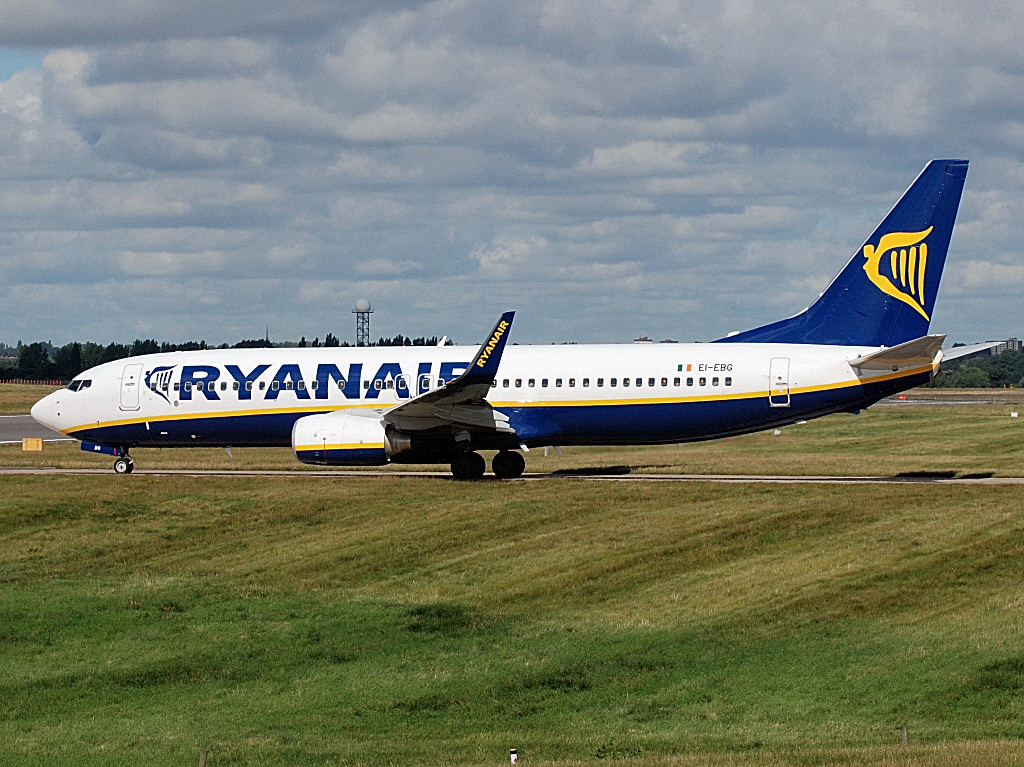 EI-EBG (37525) 2009 Boeing 737-8AS WL