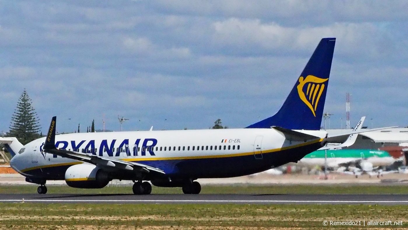 EI-EBL · Boeing 737-8AS(WL) · (FAO / LPFR)