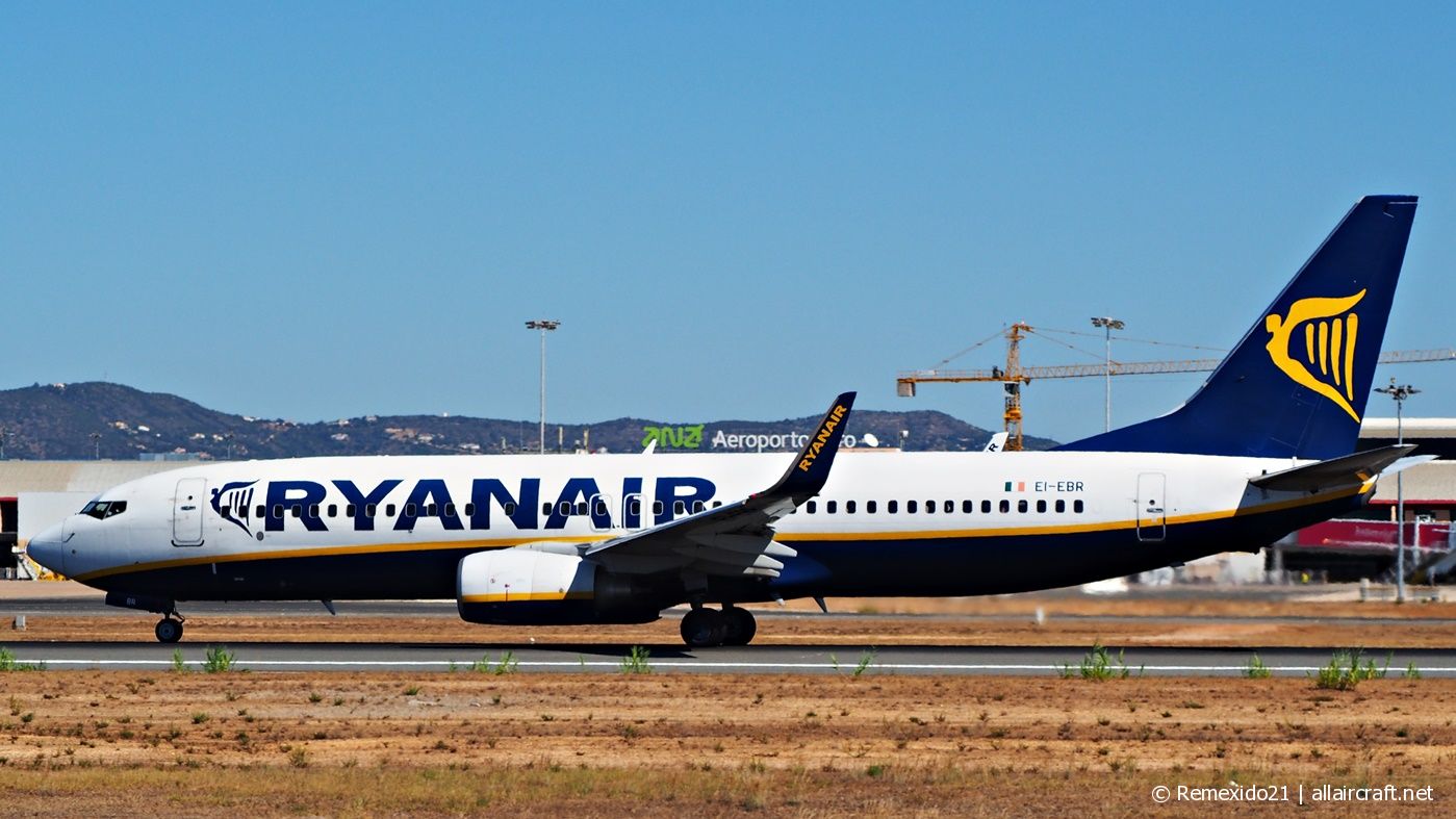 EI-EBR (37530) 2009 Boeing 737-8AS(WL)