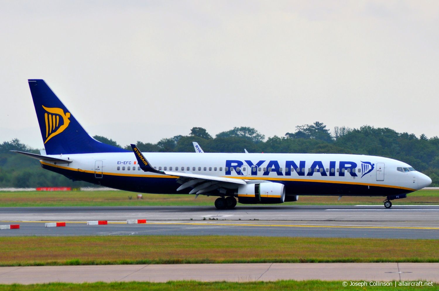 EI-EFC (35015) 2009 Boeing 737-8AS(WL)