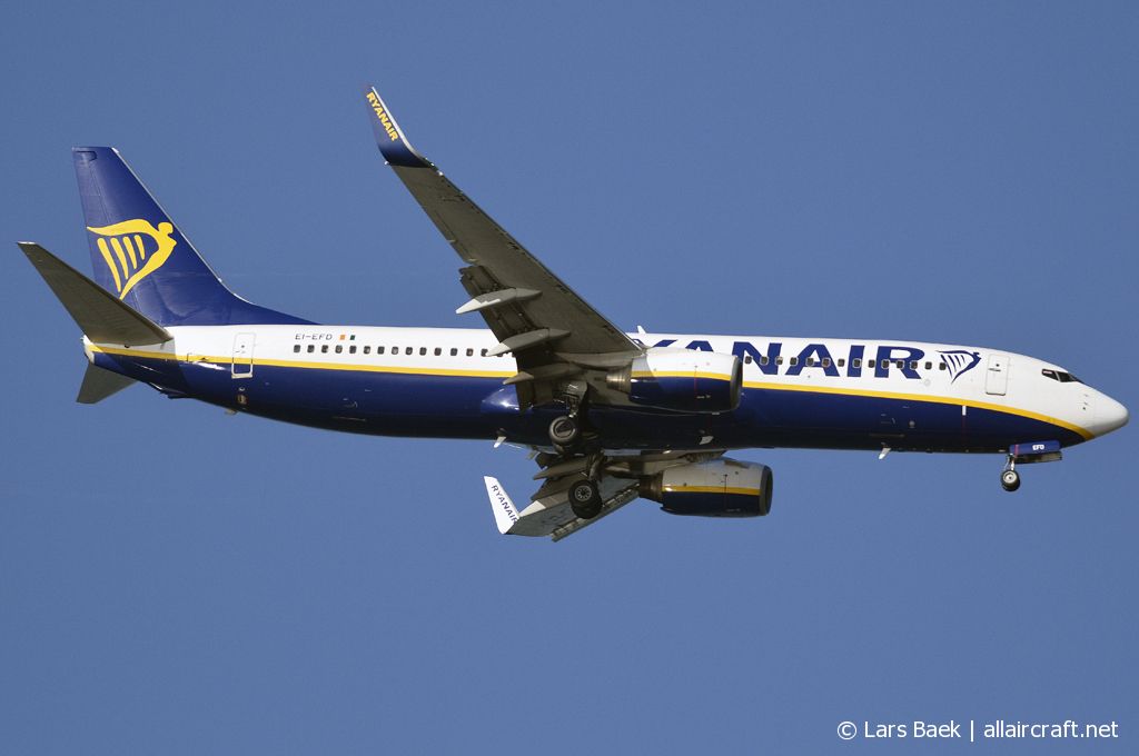 EI-EFD (35011) 2009 Boeing 737-8AS(WL)