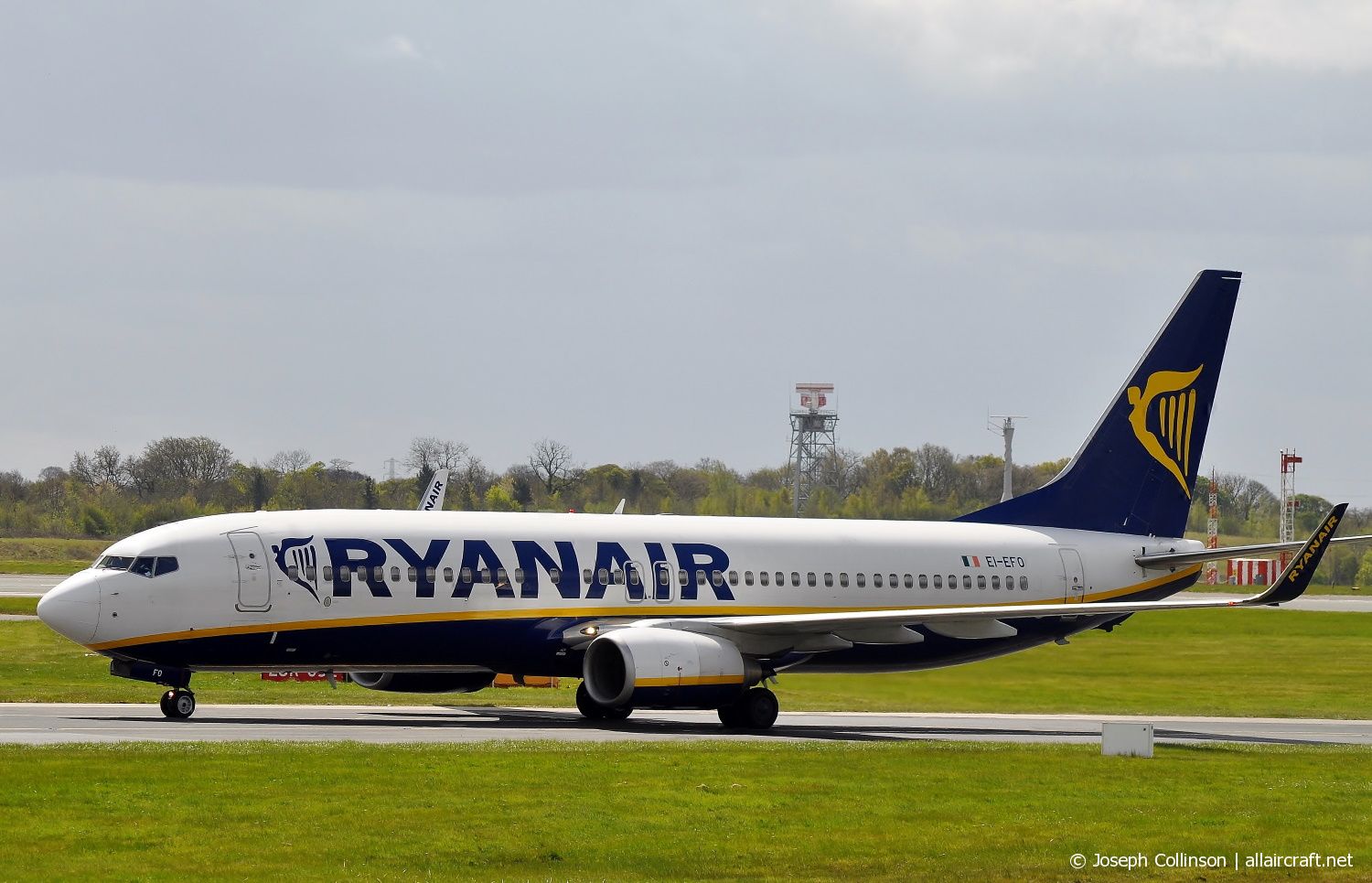 EI-EFO (37539) 2009 Boeing 737-8AS(WL)