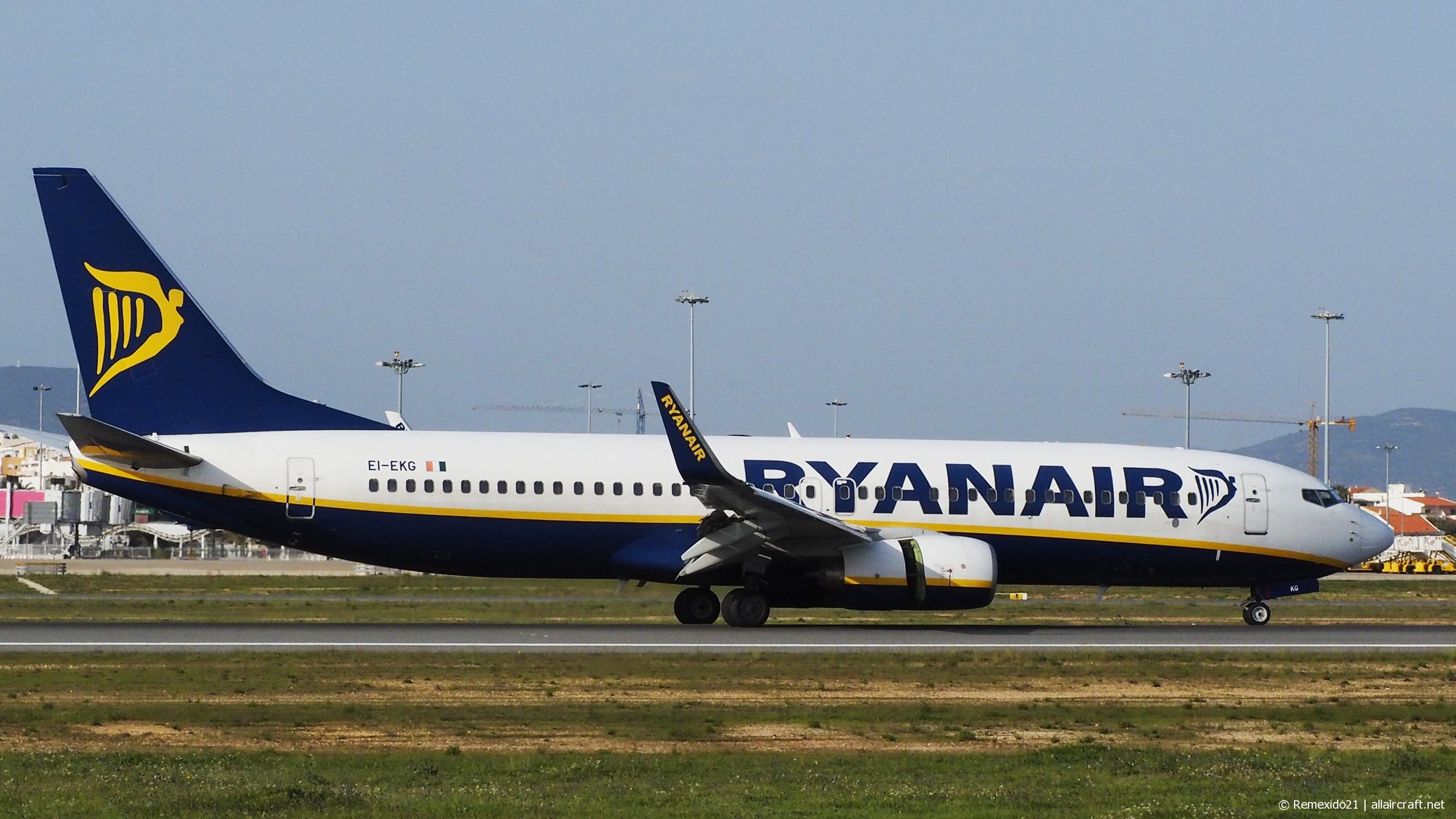 EI-EKG (35021) 2010 Boeing 737-8AS(WL)