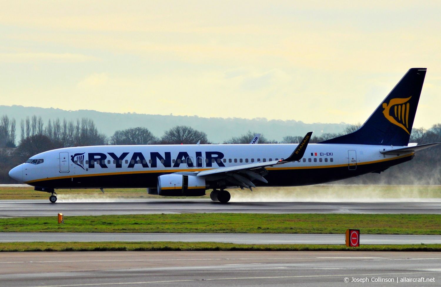 EI-EKI (38496) 2010 Boeing 737-8AS(WL)
