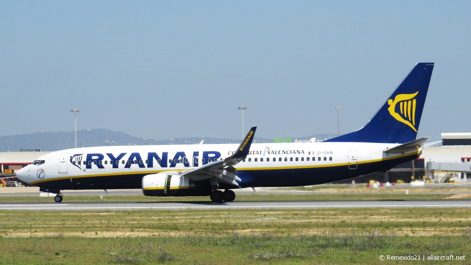 EI-EKN (35026) 2010 Boeing 737-8AS(WL)