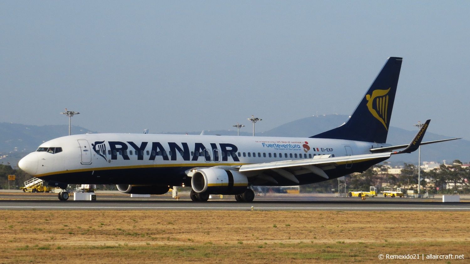 EI-EKP (35028) 2010 Boeing 737-8AS(WL)