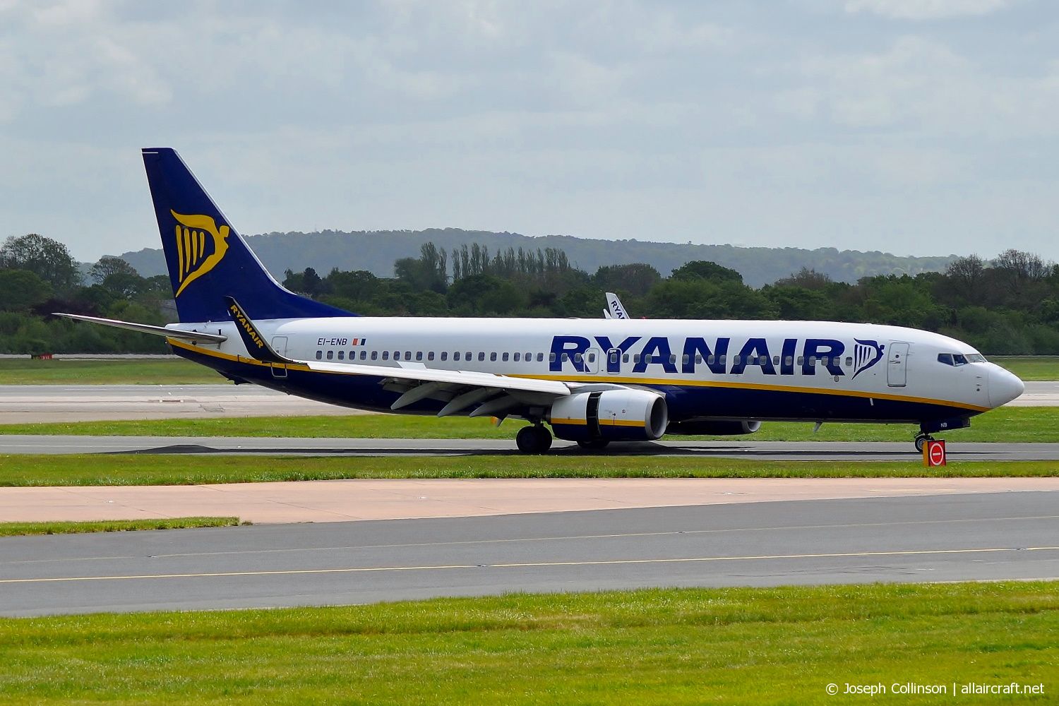EI-ENB (40289) 2010 Boeing 737-8AS(WL)