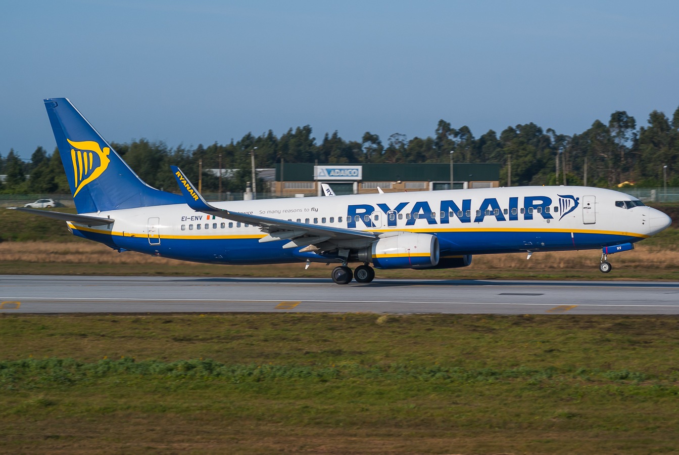 EI-ENV · Boeing 737-8AS(WL) · (OPO / LPPR)
