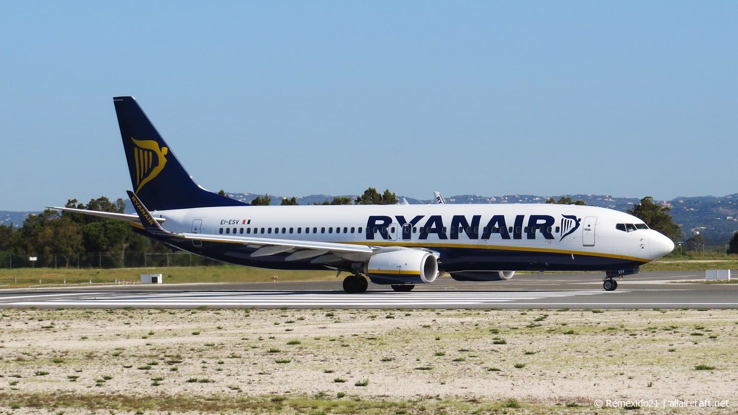 EI-ESV (34993) 2011 Boeing 737-8AS(WL)
