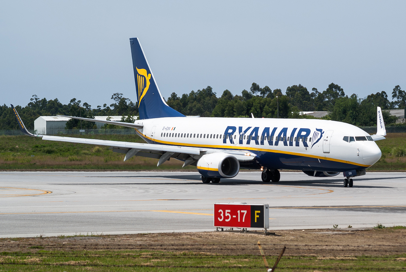 EI-ESX (34998) 2011 Boeing 737-8AS(WL)