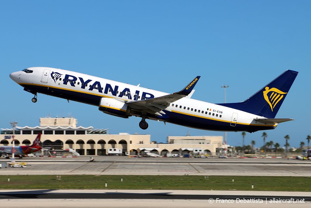 EI-EVB · Boeing 737-8AS(WL) · (MLA / LMML)