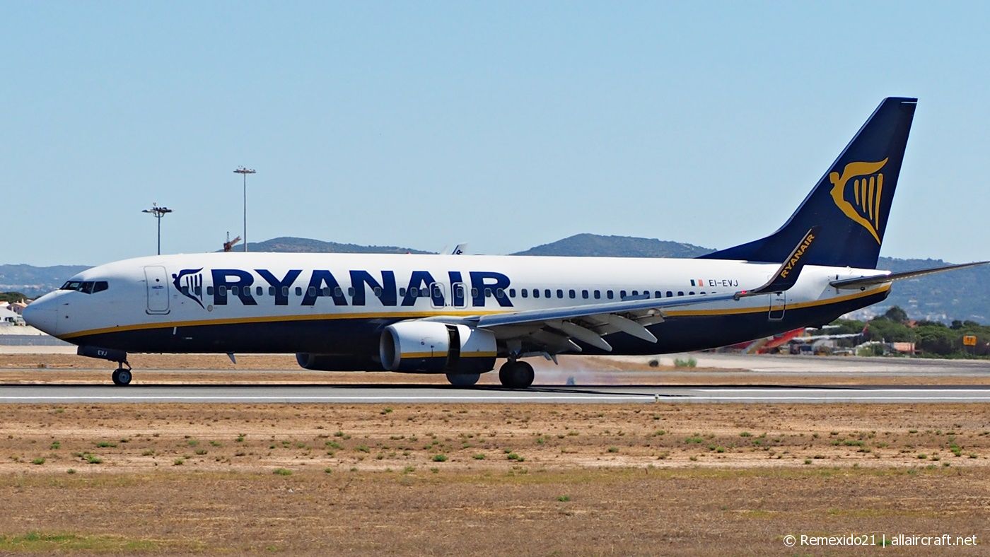 EI-EVJ · Boeing 737-8AS(WL) · (FAO / LPFR)