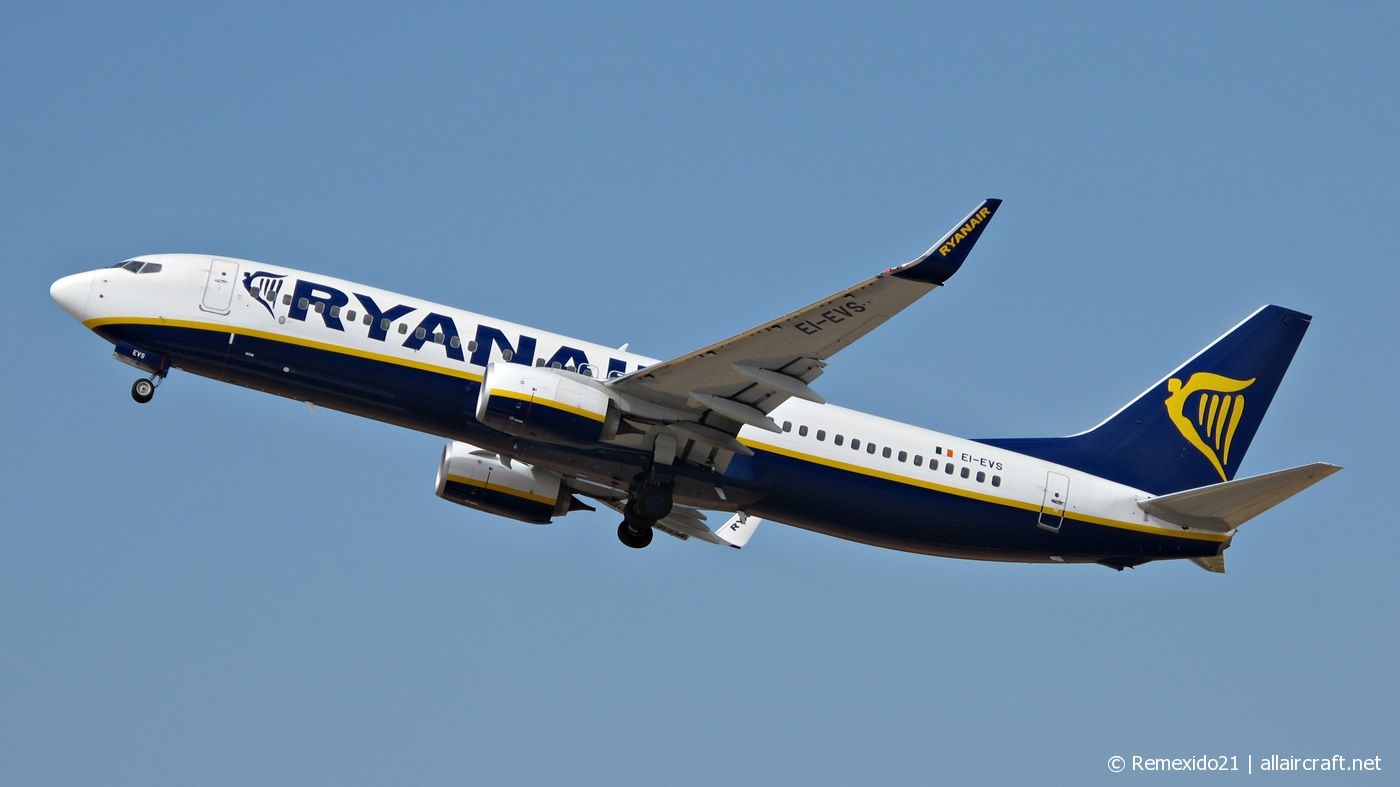EI-EVS (40313) 2012 Boeing 737-8AS WL