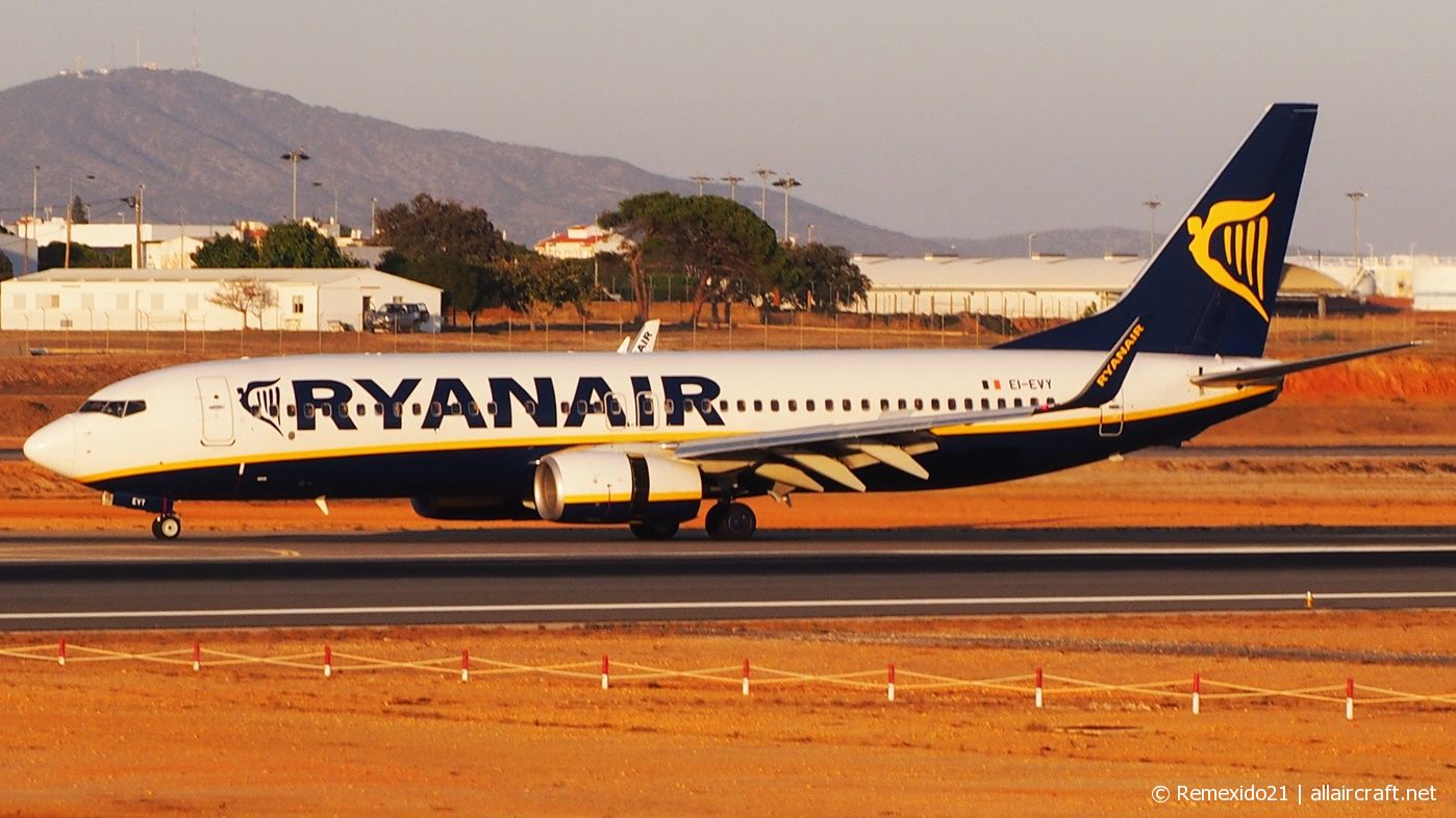 EI-EVY (40319) 2012 Boeing 737-8AS(WL)