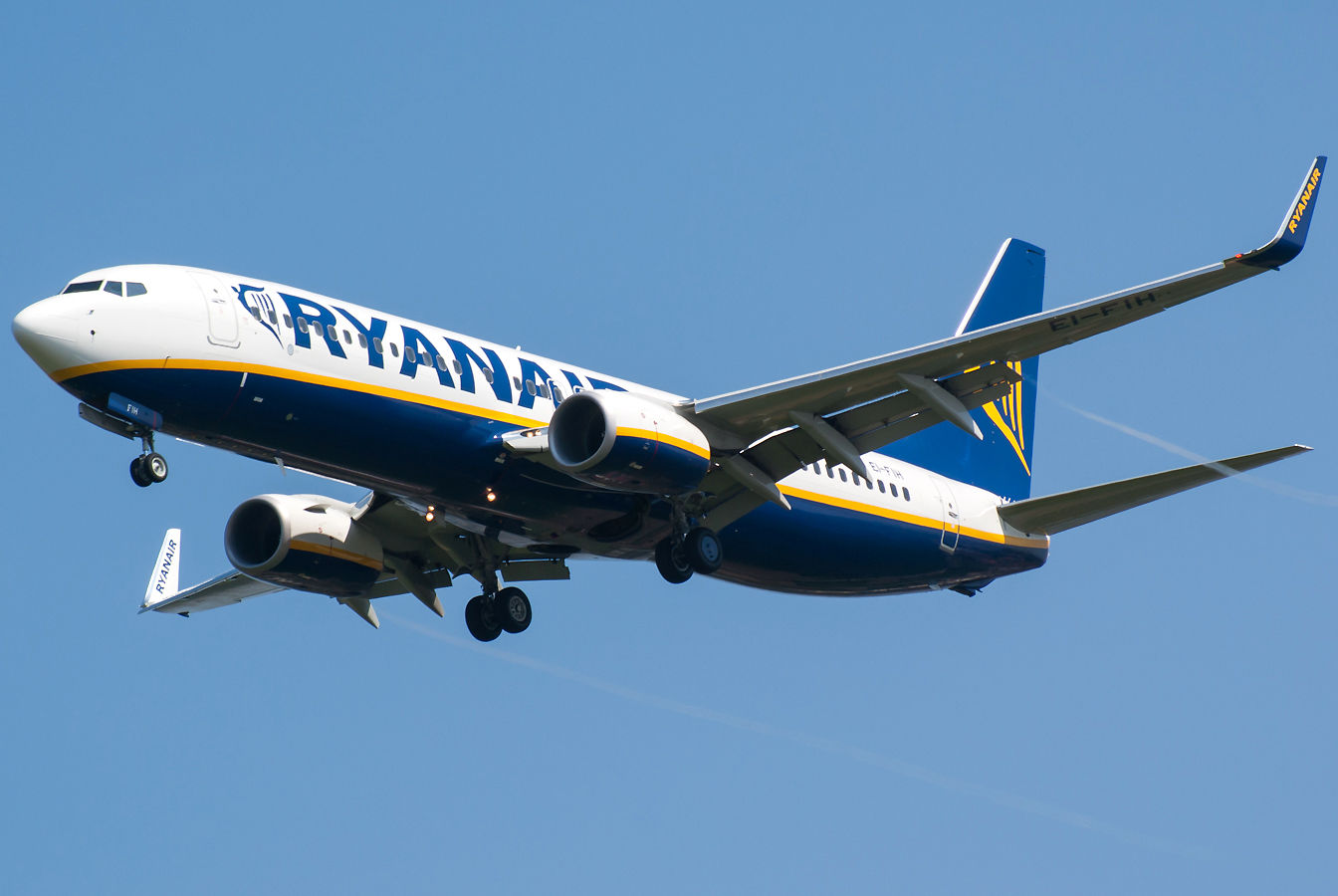 EI-FIH (44697) 2015 Boeing 737-8AS WL
