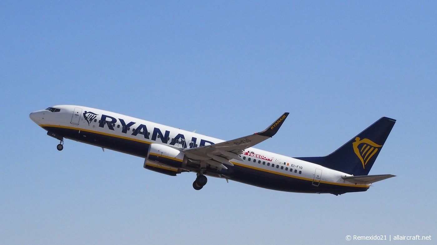 EI-FIO (61579) 2015 Boeing 737-8AS(WL)