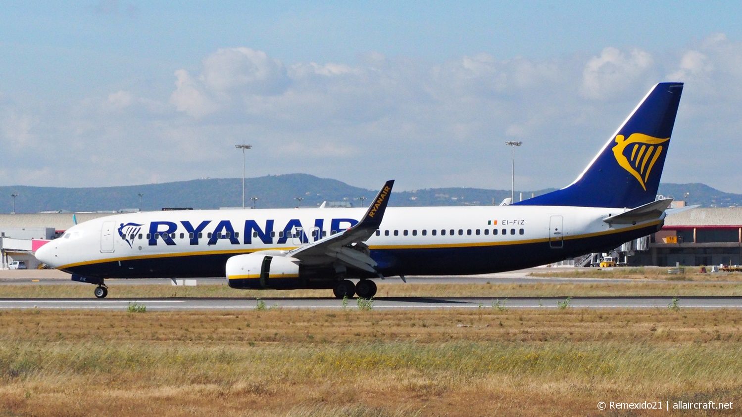 EI-FIZ (44709) 2015 Boeing 737-8AS(WL)