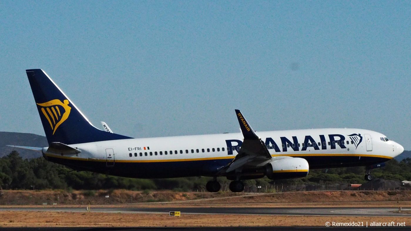EI-FRI (44733) 2016 Boeing 737-8AS WL
