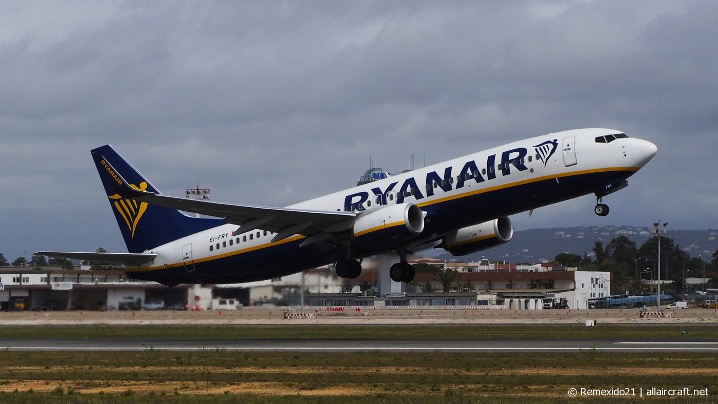 EI-FRY (44750) 2016 Boeing 737-8AS(WL)