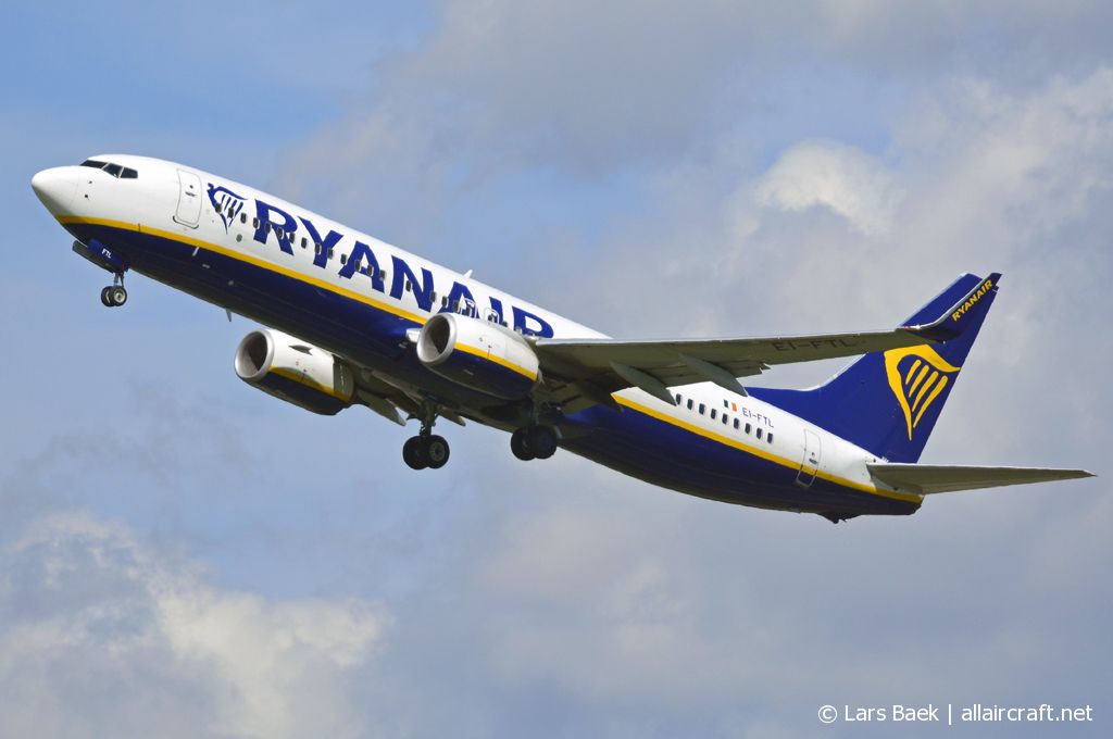 EI-FTL (44762) 2017 Boeing 737-8AS(WL)