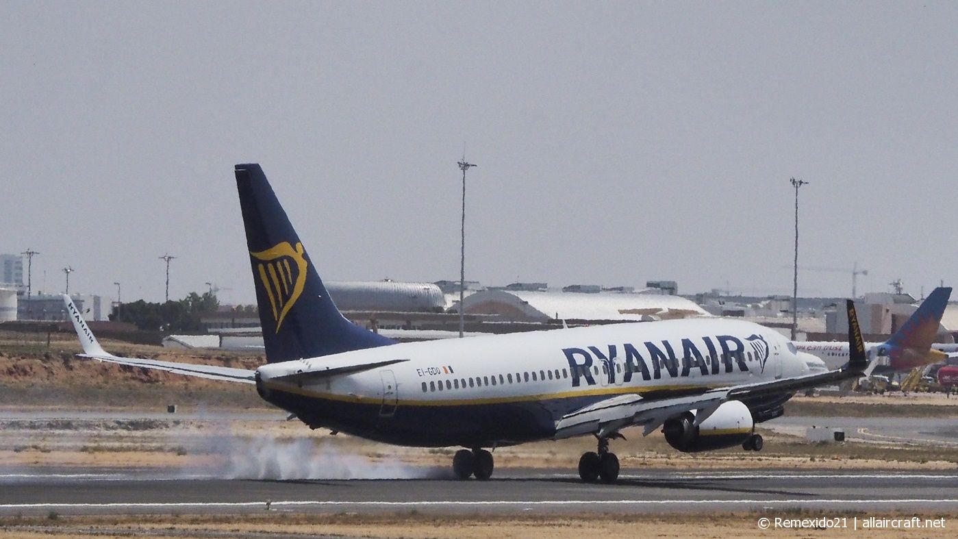 EI-GDO (44808) 2017 Boeing 737-8AS(WL)