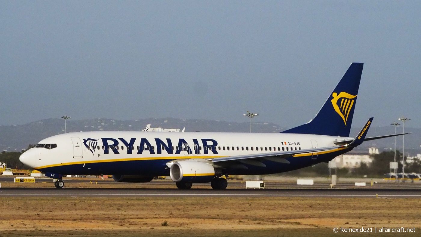 EI-GJE (44823) 2018 Boeing 737-8AS(WL)