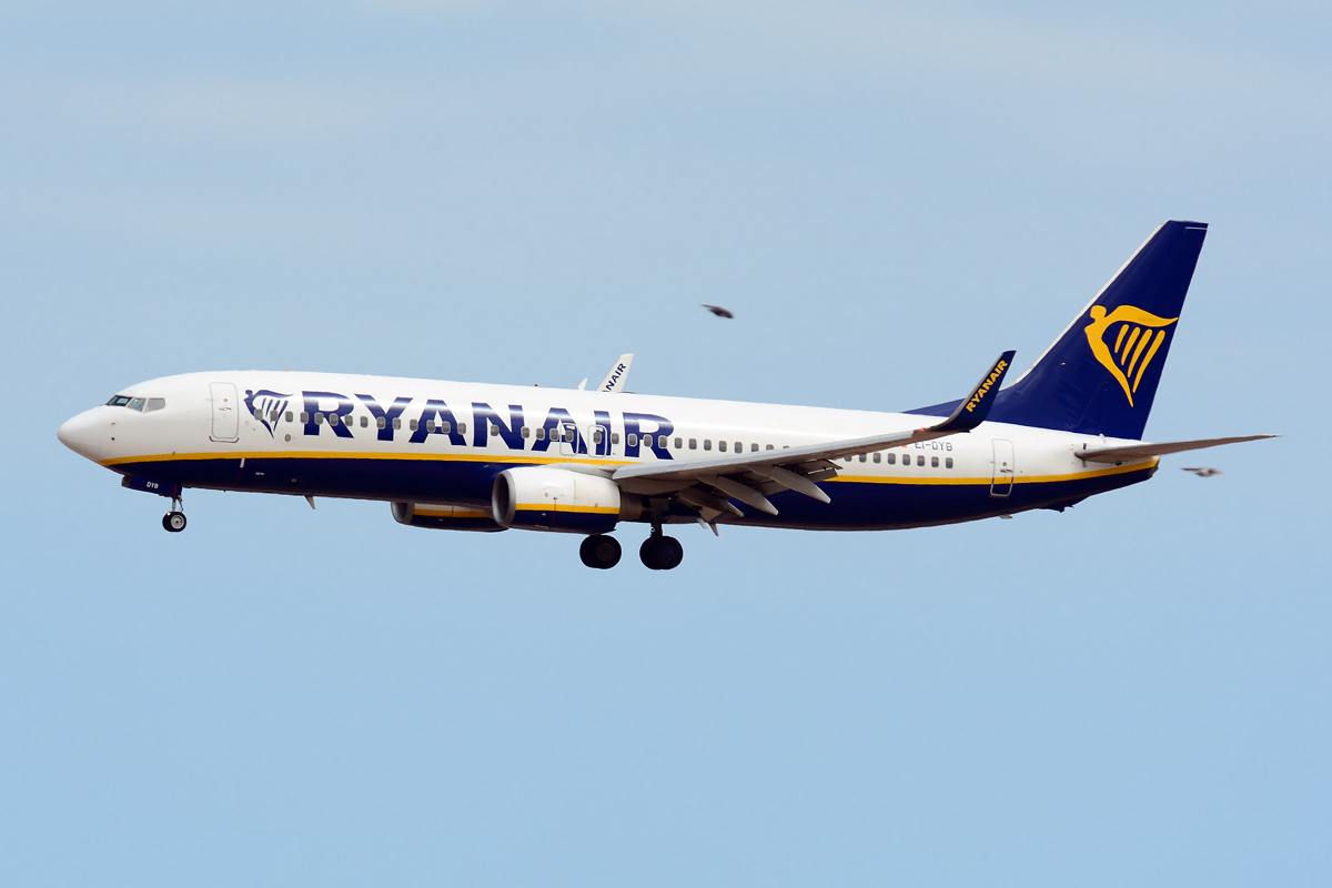 EI-DYB (cn 33633) Boeing 737-8AS