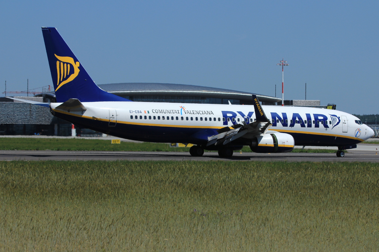 EI-EBA (37516) 2008 Boeing 737-8AS(WL)