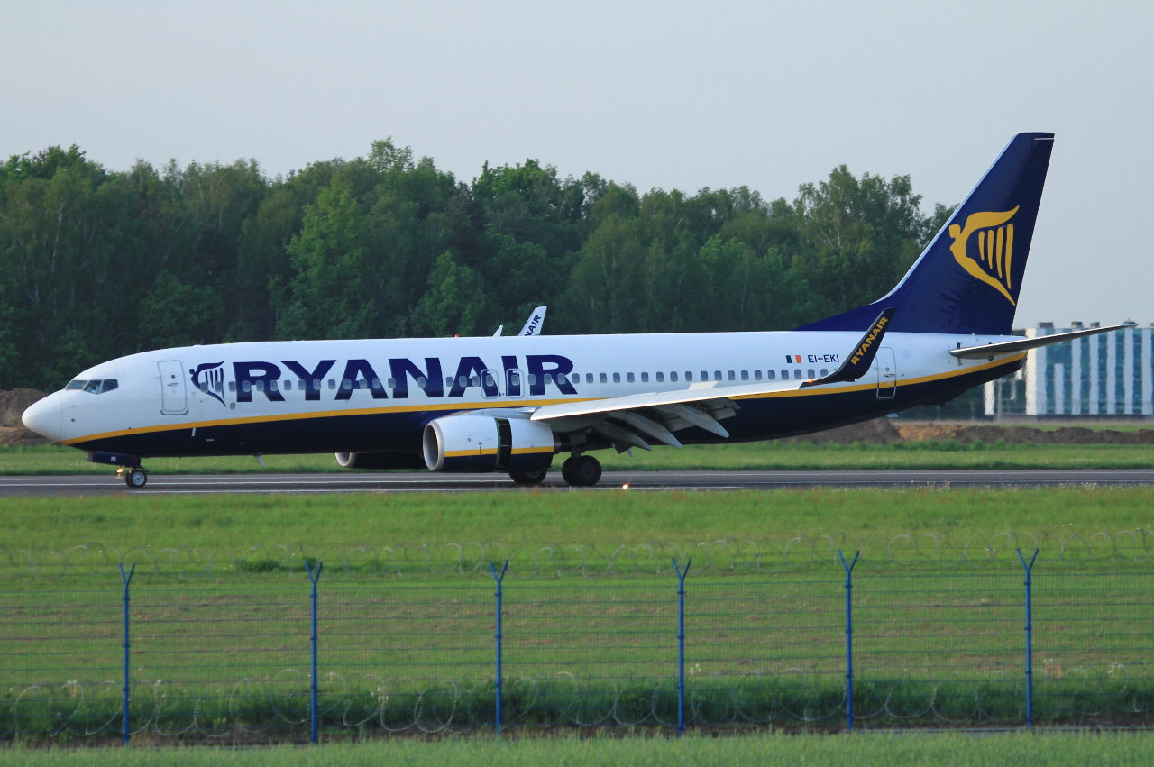 EI-EKI (38496) 2010 Boeing 737-8AS(WL)