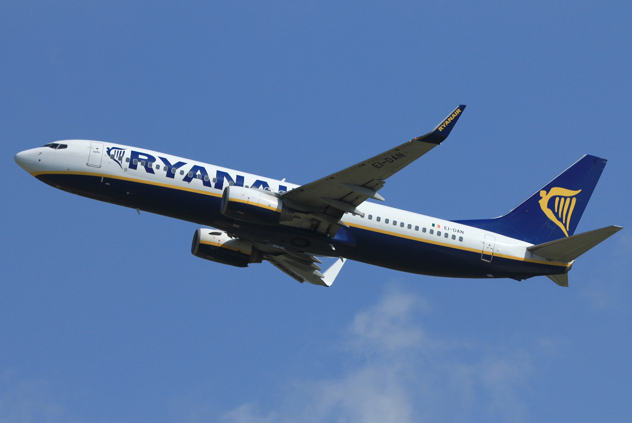 EI-DAN (033549) Boeing 737-8AS(WL)