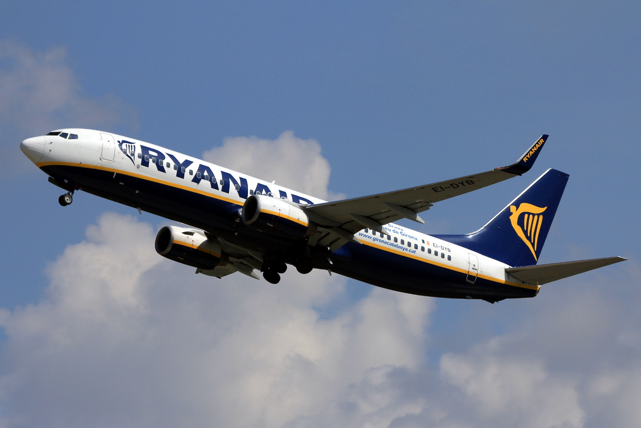 EI-DYB (cn 33633) Boeing 737-8AS