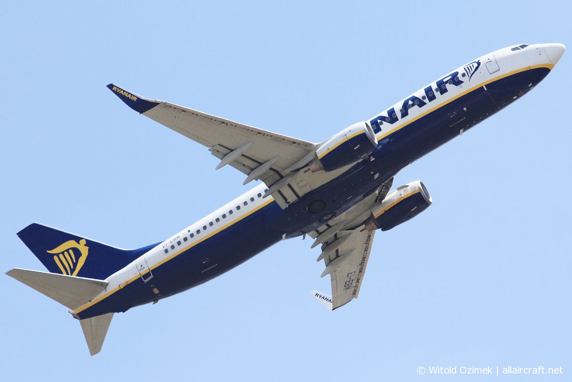 EI-EBM (35002) 2009 Boeing 737-8AS(WL)