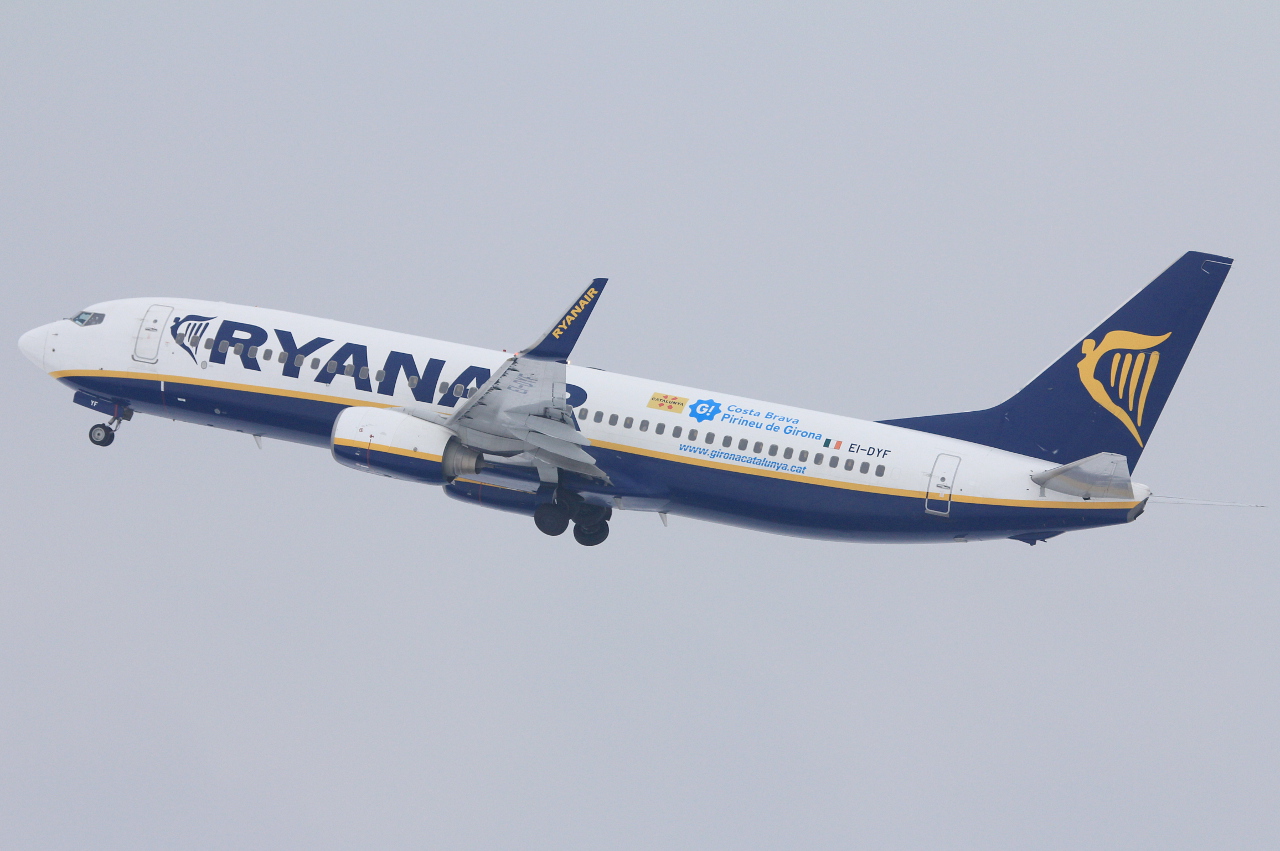 EI-DYF (cn 36569) Boeing 737-8AS(WL)