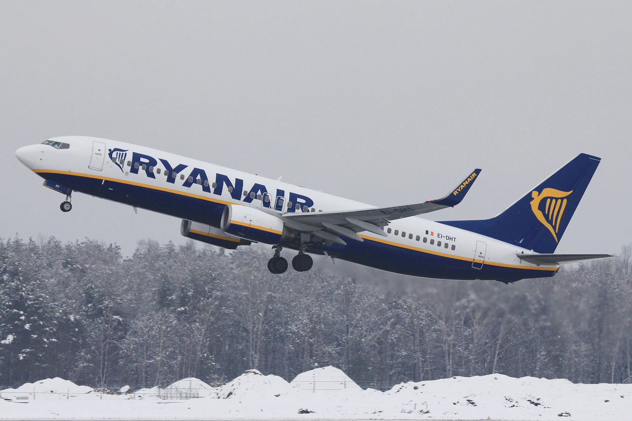 EI-DHT (33581) 2005 Boeing 737-8AS(WL)