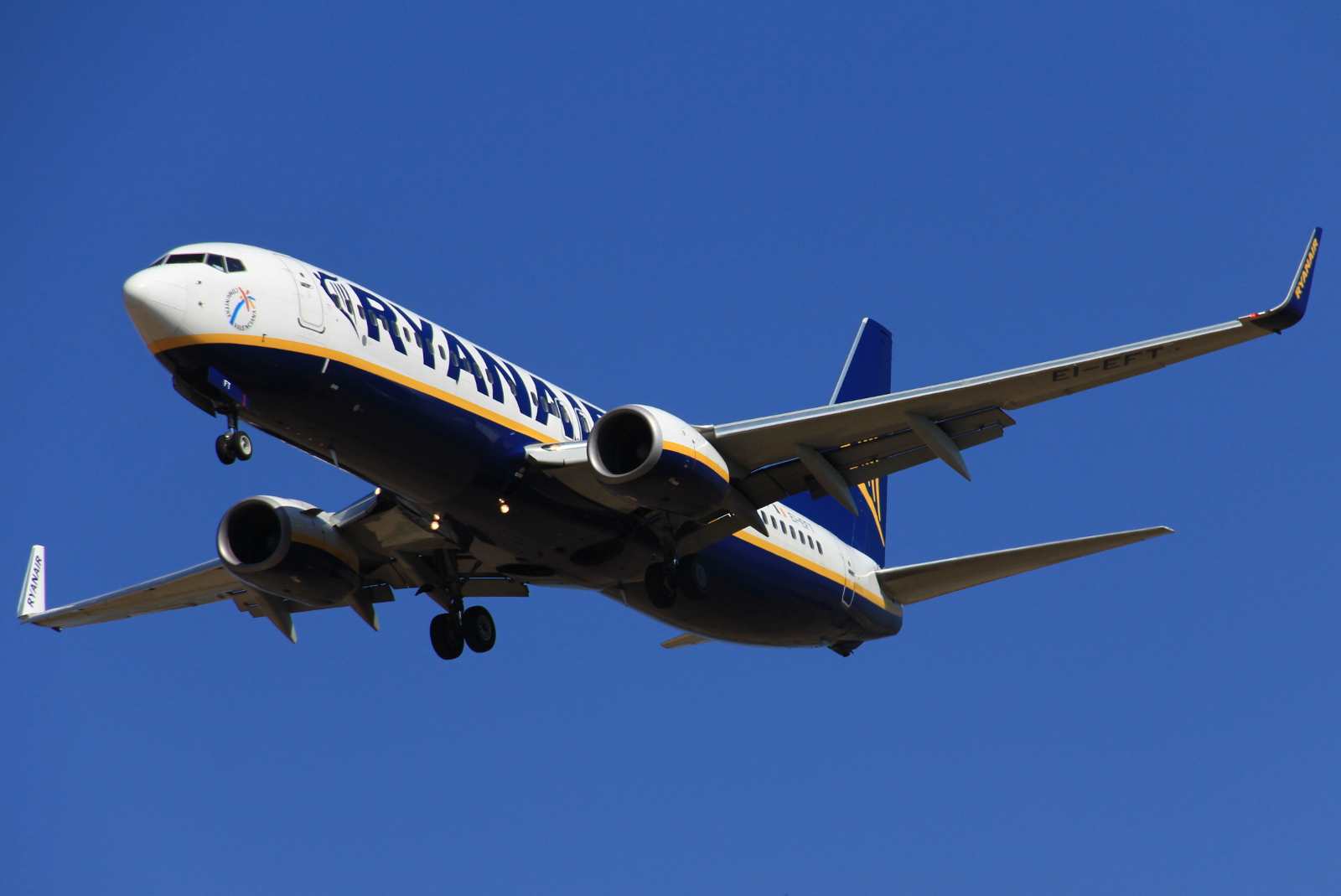 EI-EFT, (cn 37543), Boeing 737-8AS